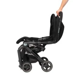 Maxi-Cosi Lara2 Buggy Essential Black -Günstiges CYBEX || Britax || VOX Geschäft 1233672112 2021 maxicosi stroller lara2 essentialblack side onehandfolding