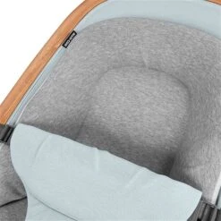 Maxi-Cosi Kori Wippe Essential Grey -Günstiges CYBEX || Britax || VOX Geschäft 2835050110u1y2020 2020 bouncer kori grey essentialgrey newbornpillow side