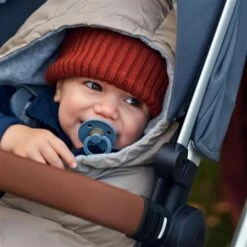 Joolz Thermo Fußsack Taupe Mit Nachhaltiger Sorona®-Füllung -Günstiges CYBEX || Britax || VOX Geschäft 560062 joolz pufferfootmuff taupe 02