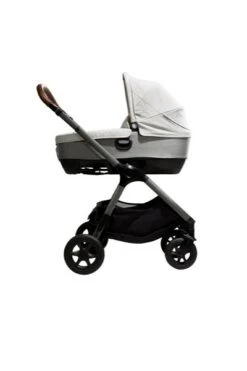 Joie Signature Calmi Auto-Babywanne R 129 Oyster -Günstiges CYBEX || Britax || VOX Geschäft c2105aaoys000 calmir129 oyster onstroller 8760 cs cc ns web