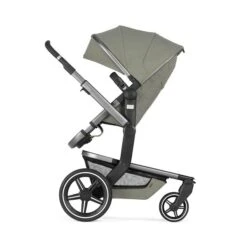 Joolz Day+ Kinderwagen Sage Green Sportwagensitz Und Babywanne -Günstiges CYBEX || Britax || VOX Geschäft day chassiswithseat parentfacing uprightflatsideview sagegreen