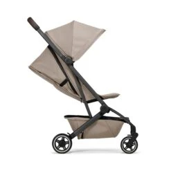 Joolz Aer+ Lovely Taupe Buggy Inkl. Transporttasche -Günstiges CYBEX || Britax || VOX Geschäft joolz aer seat 2nd position side view lovely taupe