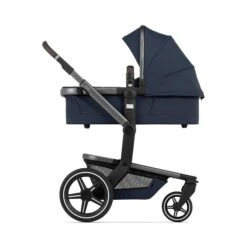 Joolz Day+ Kinderwagen Navy Blue Bundle -Günstiges CYBEX || Britax || VOX Geschäft joolz day cot navy blue side 2