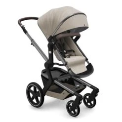 Joolz Day+ Kinderwagen Timeless Taupe Bundle -Günstiges CYBEX || Britax || VOX Geschäft joolz day seat perspective timeless taupe 1 1