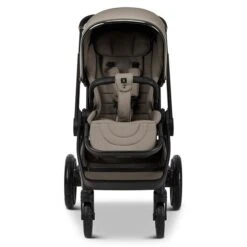 Moon Gio Plus Kombi-Kinderwagen Mud/black Chrome Zubehör Bundle -Günstiges CYBEX || Britax || VOX Geschäft k24 gioplus 64940610 sportsitz mud 622 1 front 1