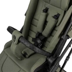 Moon Piú Kombi-Kinderwagen Moss Green/black Matt Zubehör Bundle -Günstiges CYBEX || Britax || VOX Geschäft k24 piu 64960630 sportsitzgurtsystem mossgreen 655 1