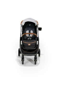 Joie Signature Finiti Sportwagen Carbon 9 Joie Signature Finiti Sportwagen Carbon -Günstiges CYBEX || Britax || VOX Geschäft s1606aacbn000 finiti carbon hero 4842 cs cc wb web