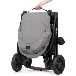 Joie Versatrax E Sportwagen Gray Flannel Inkl. Adapter & Regenverdeck 8 Joie Versatrax E Sportwagen Gray Flannel Inkl. Adapter & Regenverdeck -Günstiges CYBEX || Britax || VOX Geschäft s1803eagfl000 versatraxe grayflannel handle cs cc hr