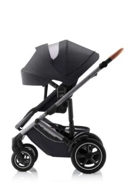 Britax Smile 5Z Kinderwagen Fossil Grey - GreenSense -Günstiges CYBEX || Britax || VOX Geschäft smile 5z fossilgrey anthrazite brownhandle 01 fwf canopyextended 2023 1