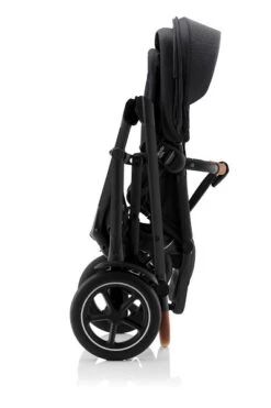 Britax Smile 5Z Sportwagen Galaxy Black - GreenSense -Günstiges CYBEX || Britax || VOX Geschäft smile 5z galaxyblack black brownhandle 01 foldedpushchair rwf 2023