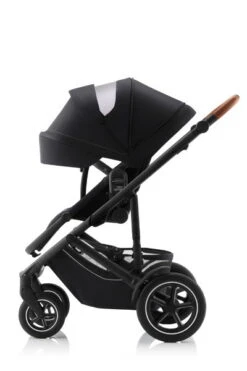 Britax Smile 5Z Kinderwagen Galaxy Black - GreenSense -Günstiges CYBEX || Britax || VOX Geschäft smile 5z galaxyblack black brownhandle 01 fwf canopyextended 2023 1