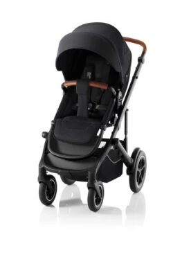 Britax Smile 5Z Kinderwagen Galaxy Black - GreenSense -Günstiges CYBEX || Britax || VOX Geschäft smile 5z galaxyblack black brownhandle 02 2023 1