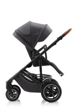 Britax Smile 5Z Sportwagen Midnight Grey -Günstiges CYBEX || Britax || VOX Geschäft smile 5z midnightgrey black brownhandle 01 rwf 2023
