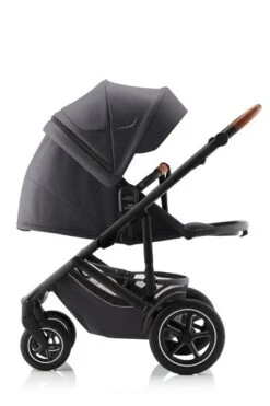 Britax Smile 5Z Sportwagen Midnight Grey -Günstiges CYBEX || Britax || VOX Geschäft smile 5z midnightgrey black brownhandle 01 rwf lieflat 2023