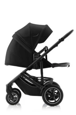 Britax Smile 5Z Sportwagen Space Black -Günstiges CYBEX || Britax || VOX Geschäft smile 5z spaceblack black blackhandle 01 rwf lieflat 2023
